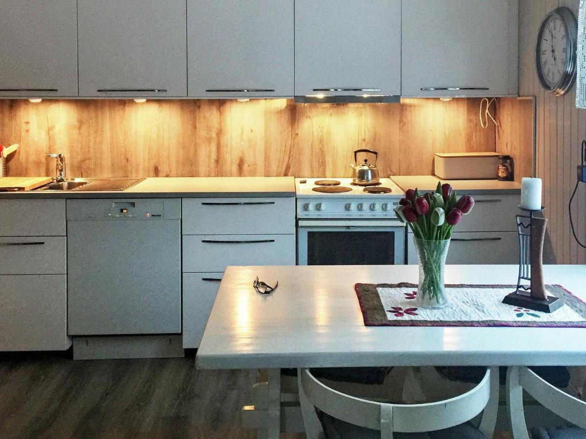 6 Person Holiday Home In Senjahopen Mefjordvaer Номер фото